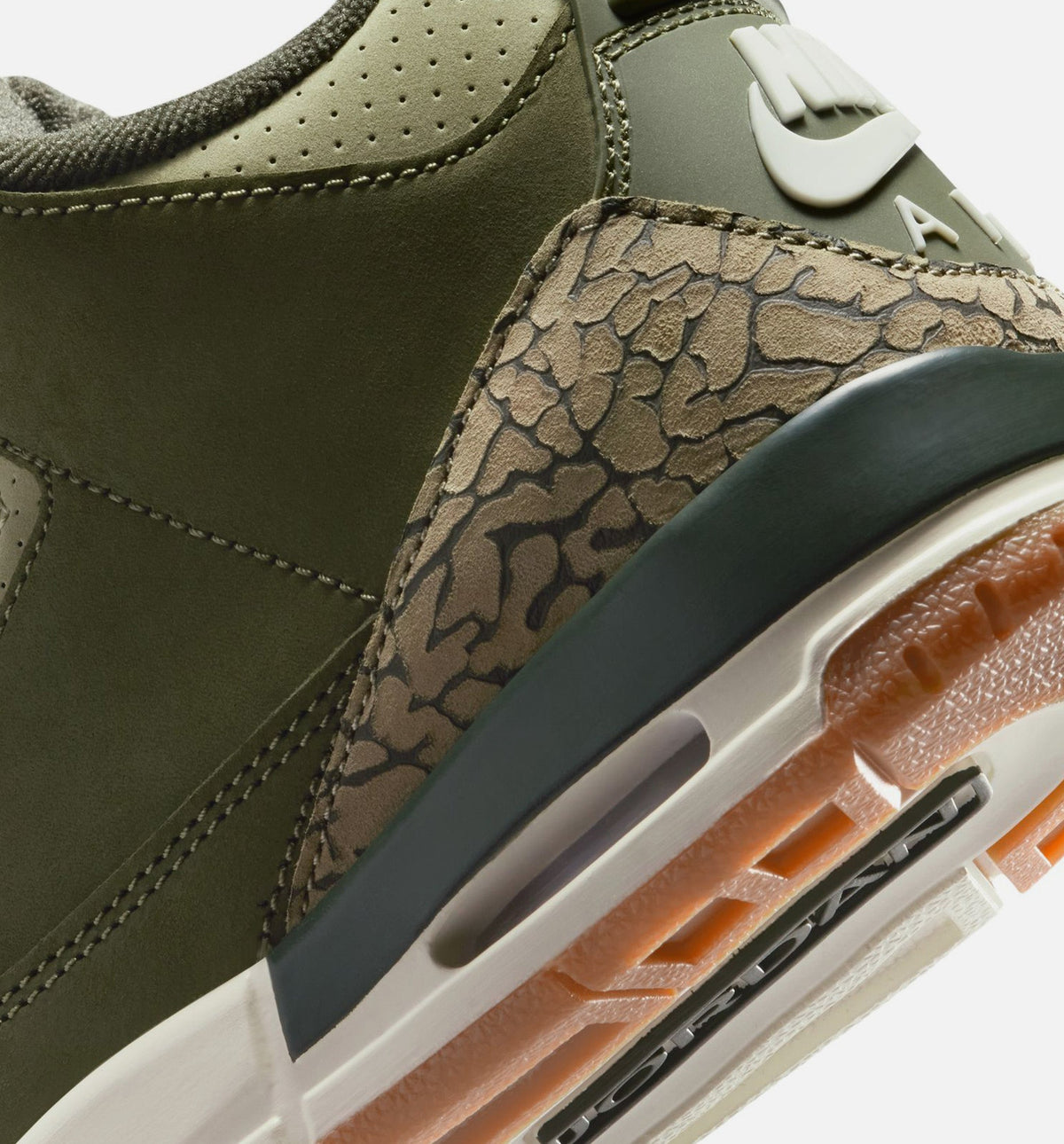 Air Jordan 3 Retro Medium Olive GS Sneakers